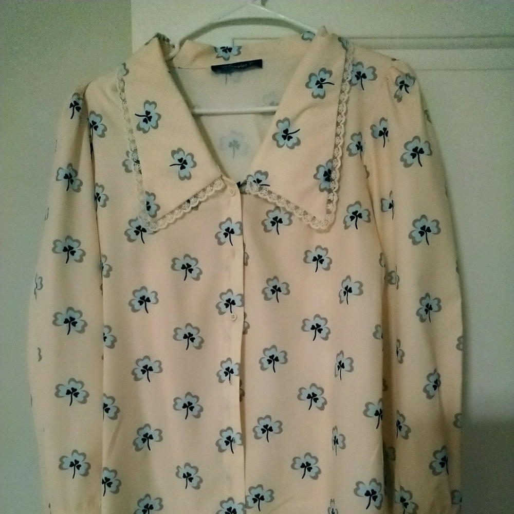 Floral print blouse